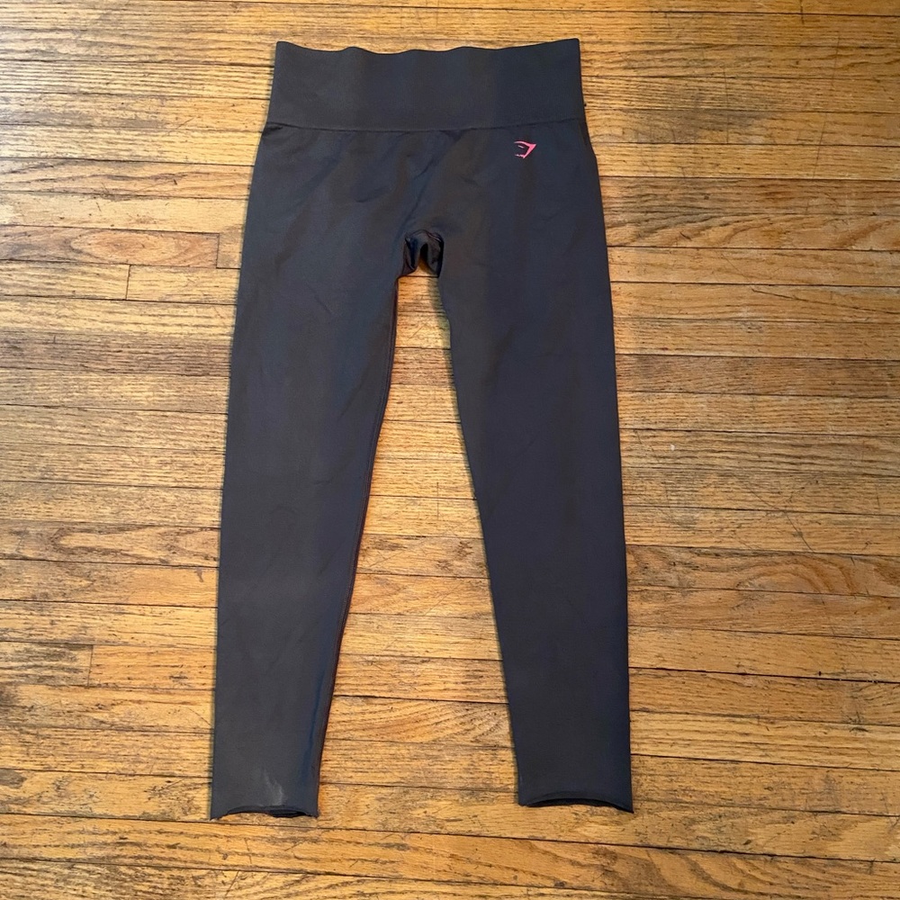 Gymshark gray seamless cropped leggings sz m